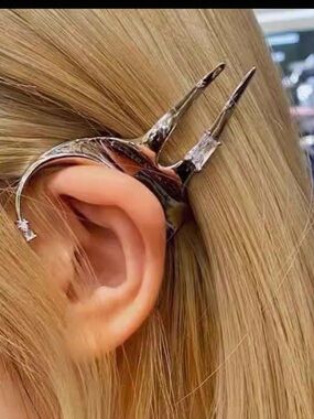 Unique Polished Silver Claw Ear / Hair Clip NIB